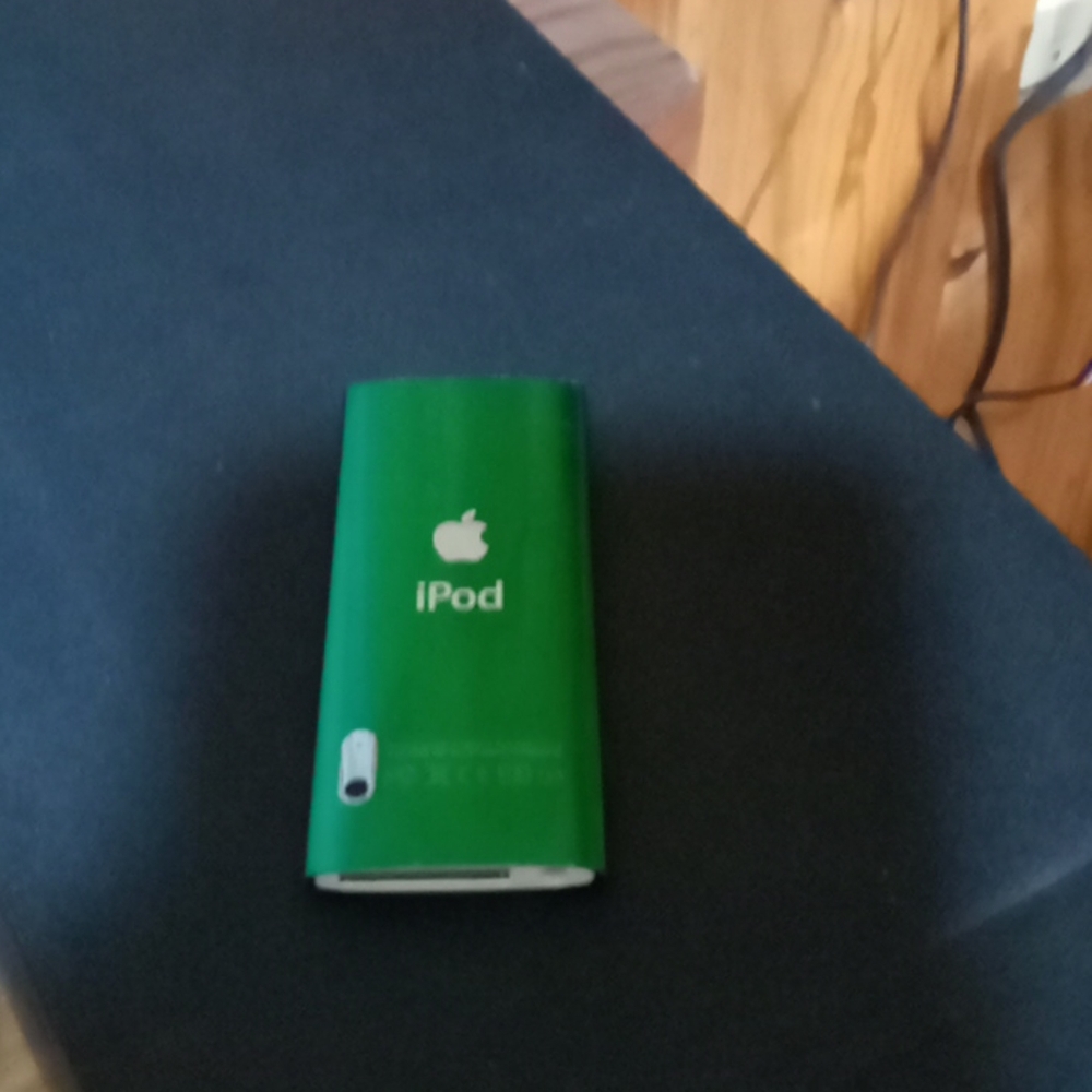 Ipod - Picture 2 of 2
